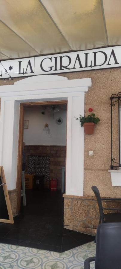 Restaurante La Giralda Guest house *
